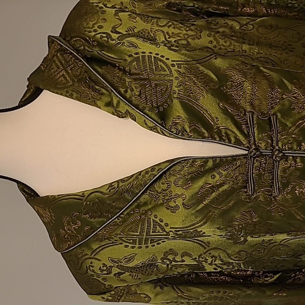 Tangyu 100% Green Silk Brocade Womens Jacket Vibrant Oriental Design